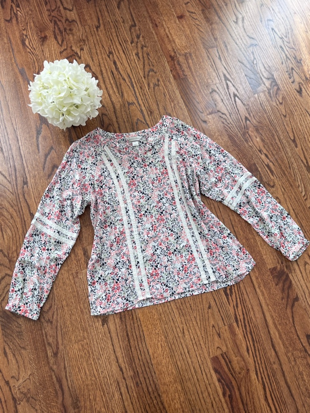 Christopher & Banks Floral Lace-Trim Long Sleeve Top in Pink and White Size M - Picture 2 of 9